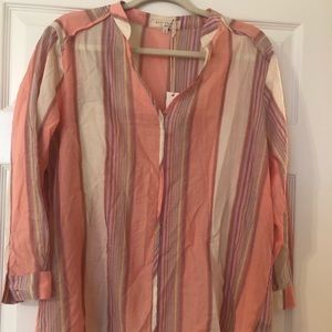 Striped pullover top with 3/4 sleeves.